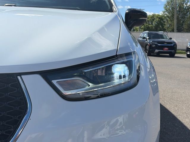 Used 2025 Chrysler Pacifica Select FWD image 19