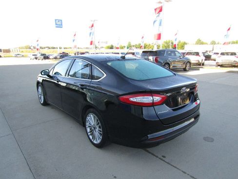 Used 2016 Ford Fusion SE w/ Equipment Group 202A image 7