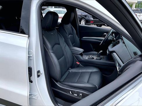 Used 2023 Cadillac XT4 Premium Luxury w/ Technology Package image 8