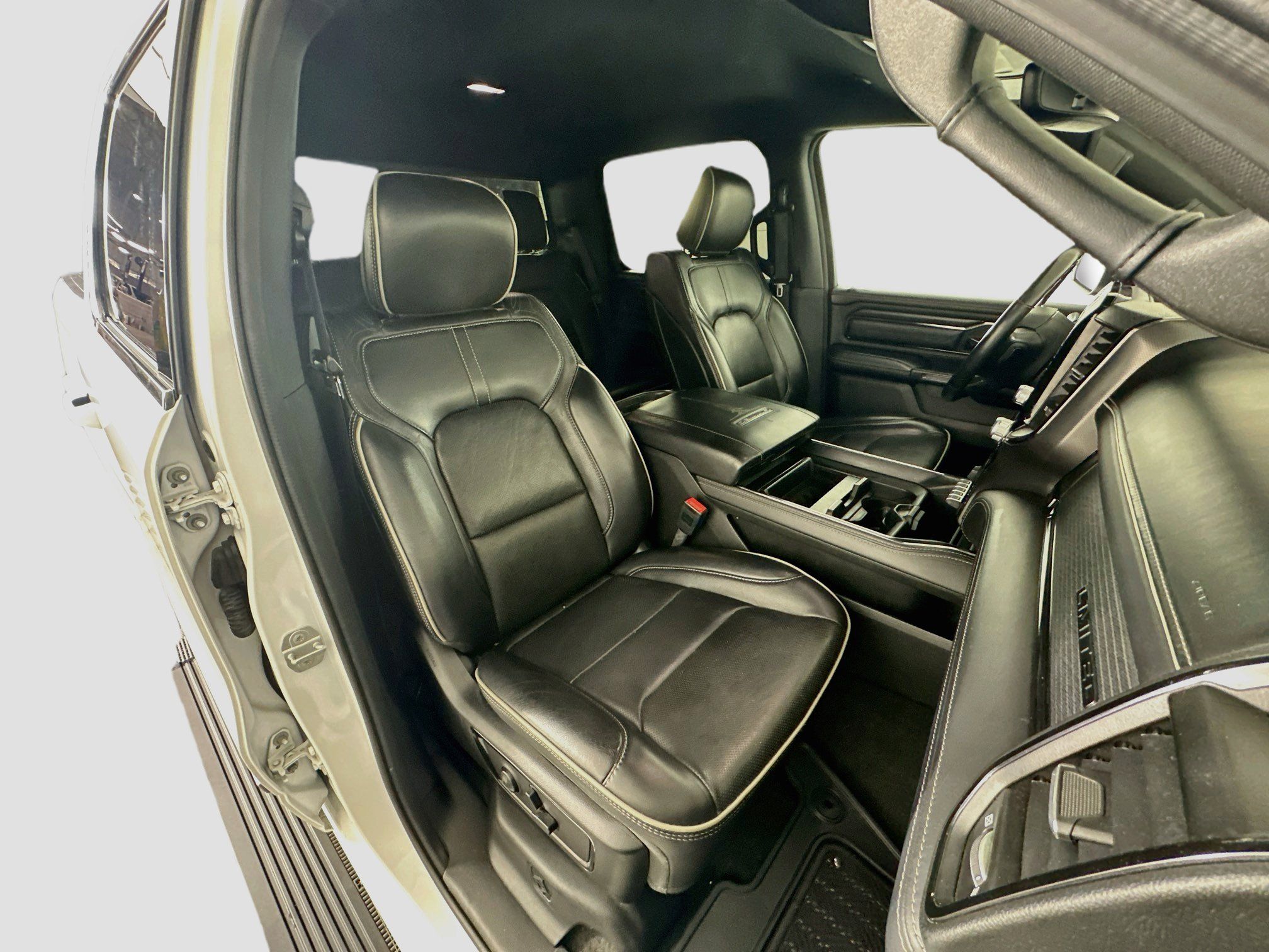 Used 2023 RAM 1500 Limited AWD/4WD image 32