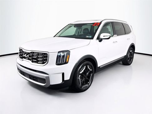 Used 2025 Kia Telluride S image 3