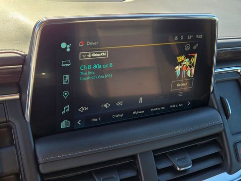 Used 2024 Chevrolet Suburban LT image 22