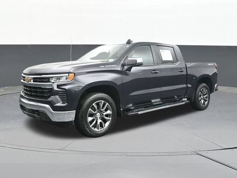 Used 2024 Chevrolet Silverado 1500 LT AWD/4WD image 4
