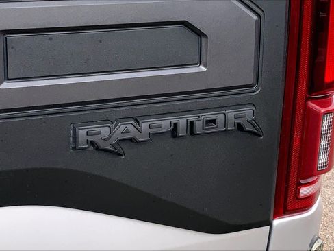 Certified 2019 Ford F150 Raptor w/ Equipment Group 802A Luxury image 9