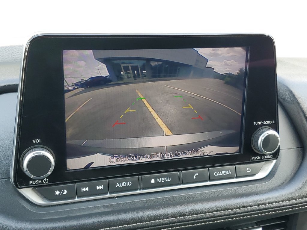 Used 2025 Nissan Rogue SV AWD/4WD image 16