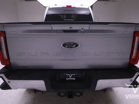 Used 2023 Ford F250 Lariat w/ Chrome Package image 3