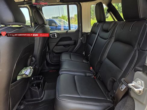 Used 2021 Jeep Wrangler Unlimited Sahara AWD/4WD image 19