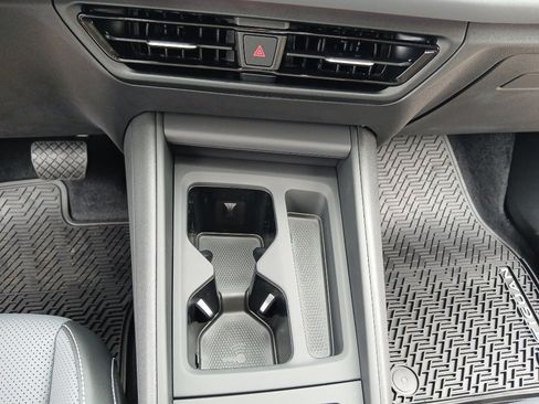 New 2026 Volkswagen Tiguan SE FWD image 16