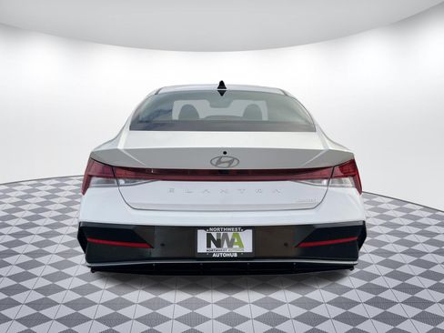 Used 2024 Hyundai Elantra Limited image 4