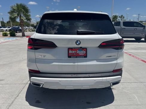 New 2026 BMW X5 sDrive40i w/ Premium Package RWD image 5