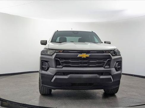 Used 2023 Chevrolet Colorado W/T RWD image 12