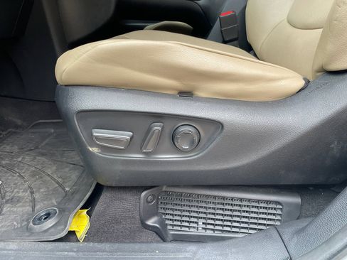 Used 2023 Toyota Sienna XLE w/ XLE Plus Package image 14