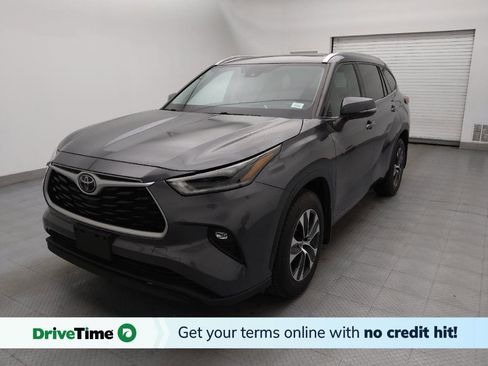 Used 2021 Toyota Highlander XLE image 1
