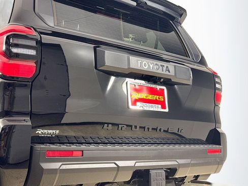 Certified 2025 Toyota 4Runner SR5 image 26