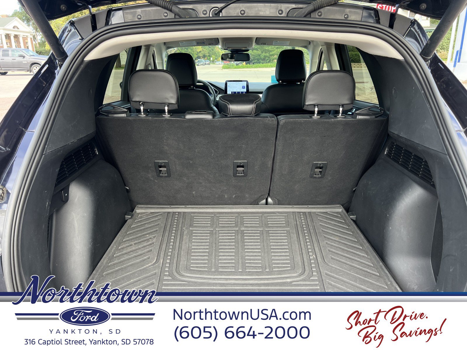 Used 2021 Ford Escape Titanium w/ Class II Trailer Tow Package AWD/4WD image 17
