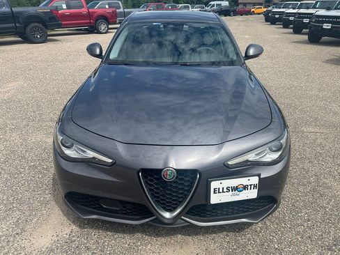 Used 2017 Alfa Romeo Giulia Ti w/ TI 19" Sport Package AWD/4WD image 2