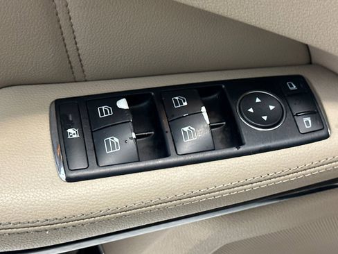 Used 2010 Mercedes-Benz E 350 Sedan image 14