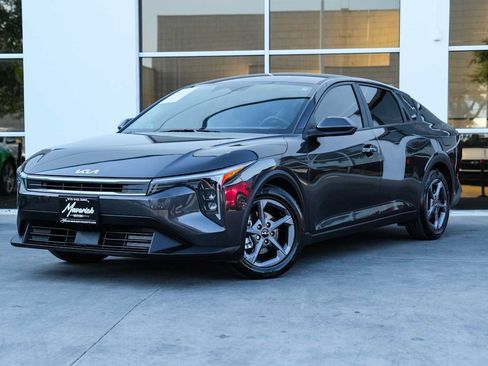 Used 2025 Kia K4 FWD image 1