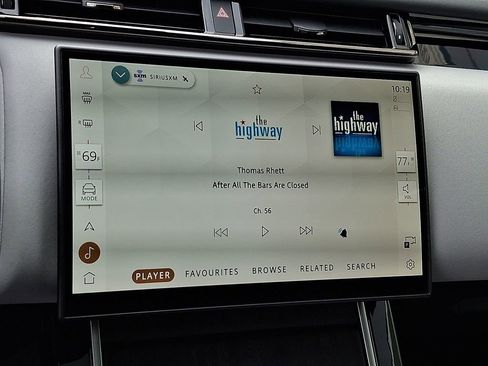 New 2026 Land Rover Range Rover Velar Dynamic SE AWD/4WD image 14