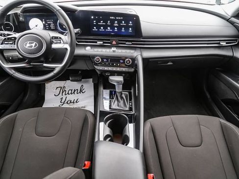 Certified 2024 Hyundai Elantra SEL w/ Convenience Package image 13