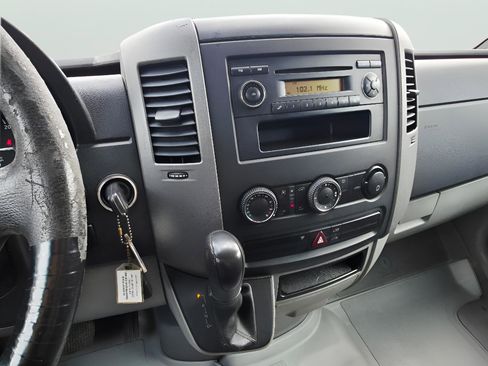 Used 2008 Freightliner Sprinter 3500 image 21