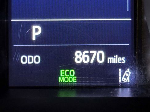 Certified 2021 Toyota C-HR LE image 29