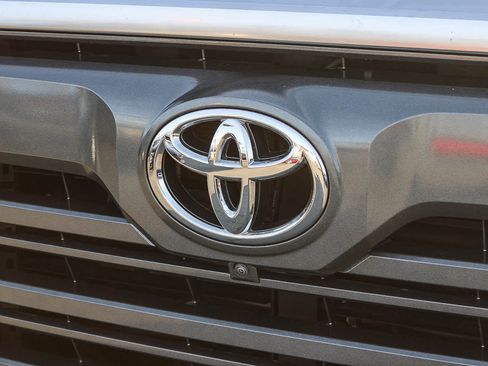 Used 2024 Toyota Tundra Limited image 11