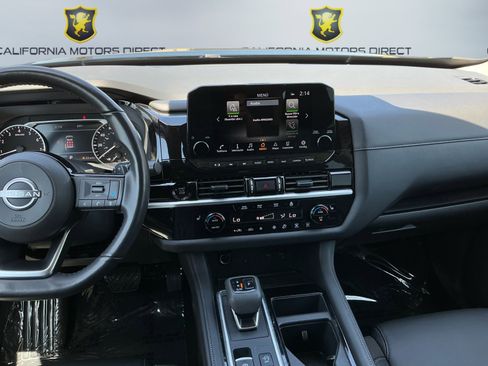 Used 2025 Nissan Pathfinder SL FWD image 13