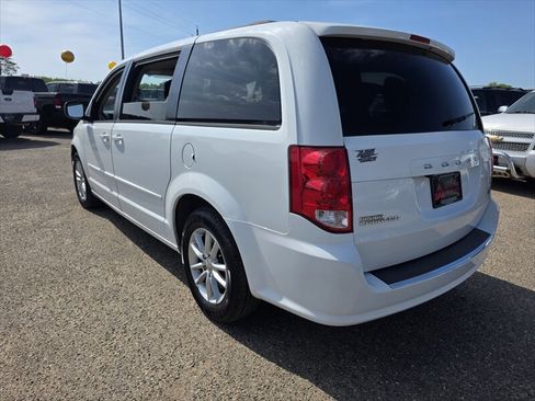 Used 2014 Dodge Grand Caravan SXT FWD image 4