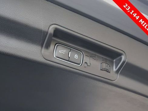 Used 2024 Ford Explorer XLT image 19