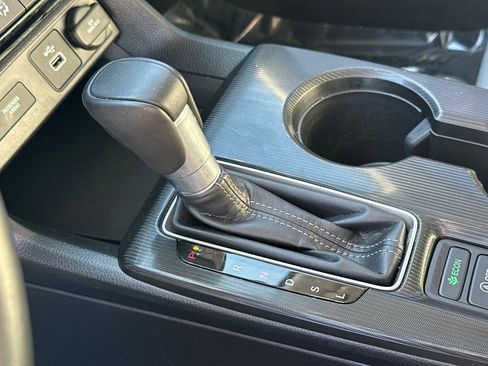 Used 2024 Honda Civic EX image 32