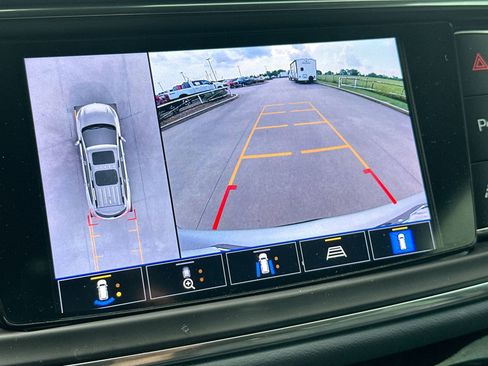 Used 2022 Buick Enclave Premium image 13