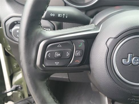 Used 2022 Jeep Gladiator Willys image 31