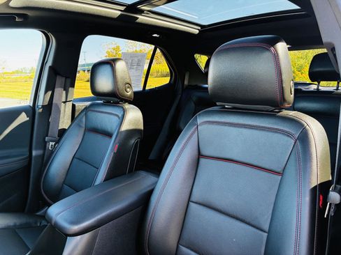 Used 2022 Chevrolet Equinox RS w/ RS Leather Package image 26