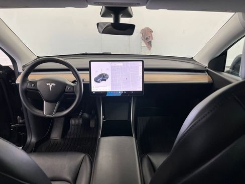 Used 2021 Tesla Model Y Long Range image 14