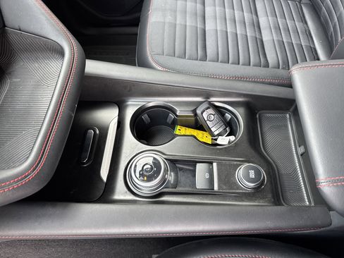 Used 2025 Ford Explorer ST-Line w/ ST-Line Street Pack image 39