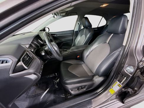 Used 2022 Toyota Camry SE FWD image 21