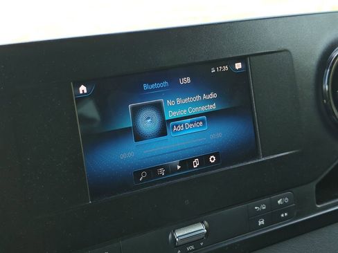 Used 2019 Mercedes-Benz Sprinter 2500 image 17