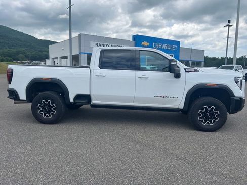 Used 2024 GMC Sierra 2500 AT4X AWD/4WD image 6