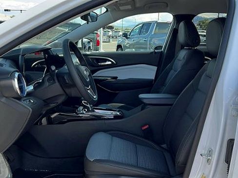 New 2025 Chevrolet Trax LT w/ Driver Confidence Package image 29