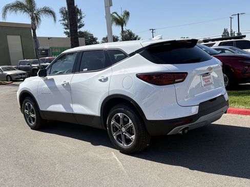 Used 2025 Chevrolet Blazer LT FWD image 4