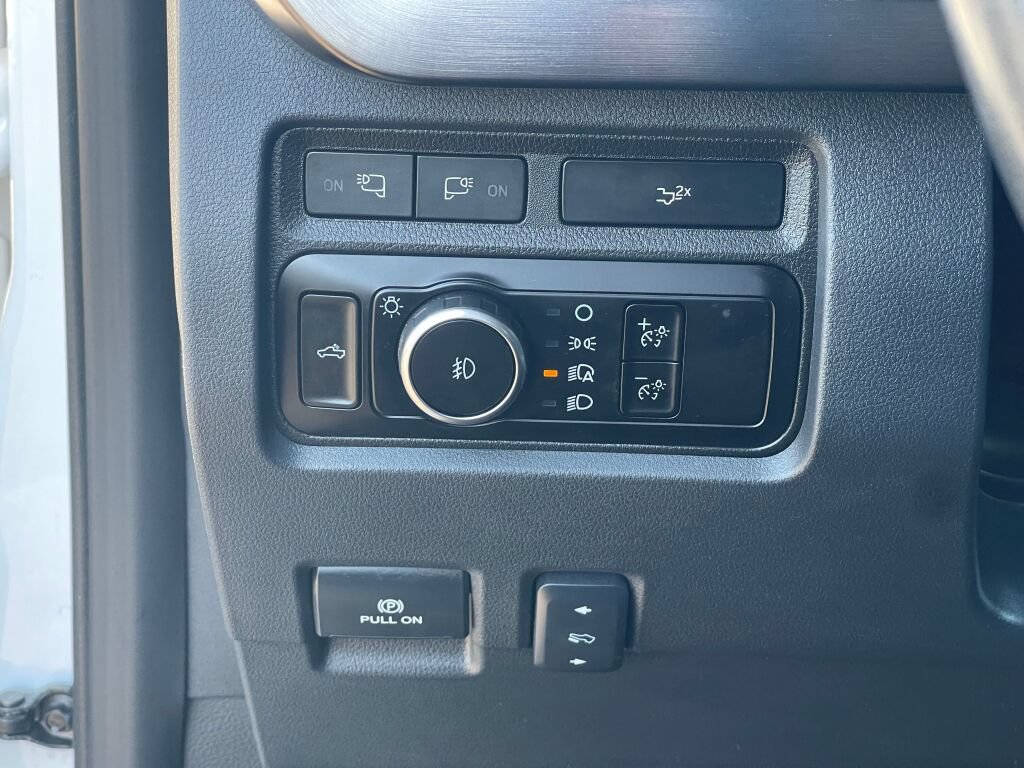 Used 2023 Ford F350 Lariat w/ Lariat Ultimate Package AWD/4WD image 21