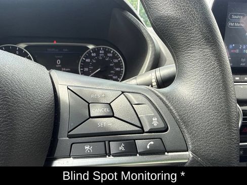 Used 2025 Nissan Sentra SV FWD image 14
