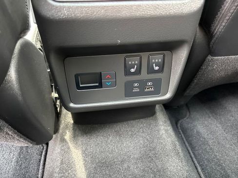 Used 2021 Nissan Rogue Platinum image 13