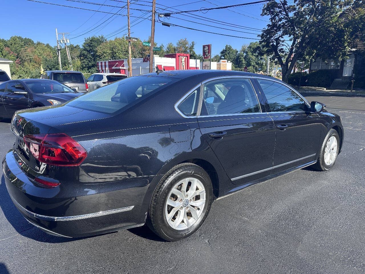 Used 2017 Volkswagen Passat 1.8T S FWD image 4