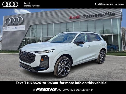 New 2026 Audi Q3 quattro 2.0T AWD/4WD image 1