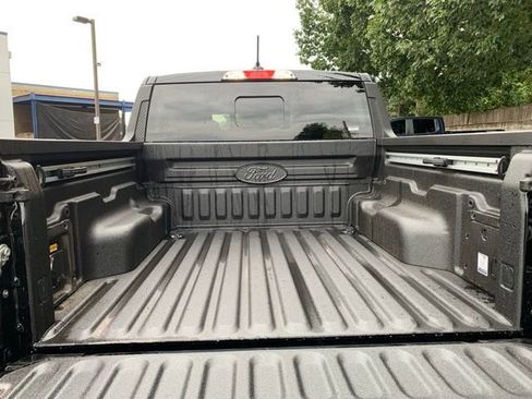 New 2025 Ford Maverick Lariat w/ Black Appearance Package image 6