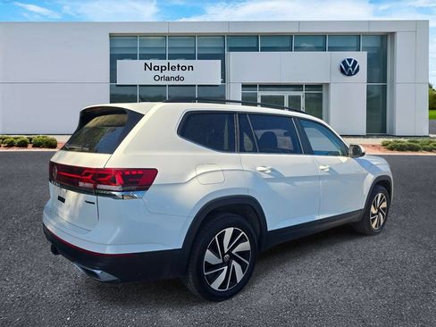 Used 2024 Volkswagen Atlas SE AWD/4WD image 4
