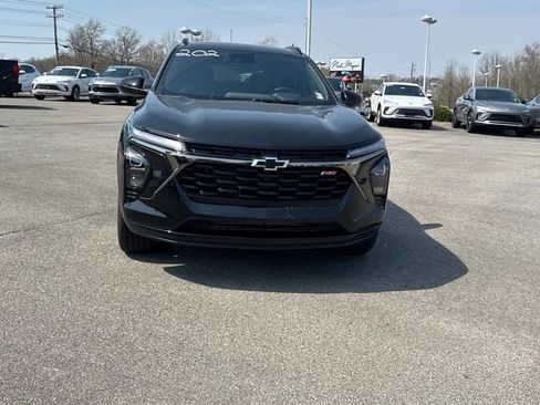 New 2026 Chevrolet Trax RS w/ Sunroof Package FWD image 9