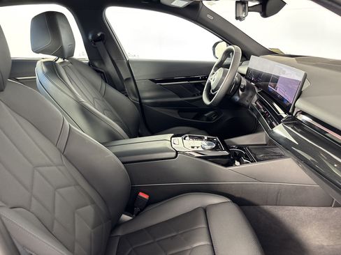 Used 2026 BMW 530i RWD image 26